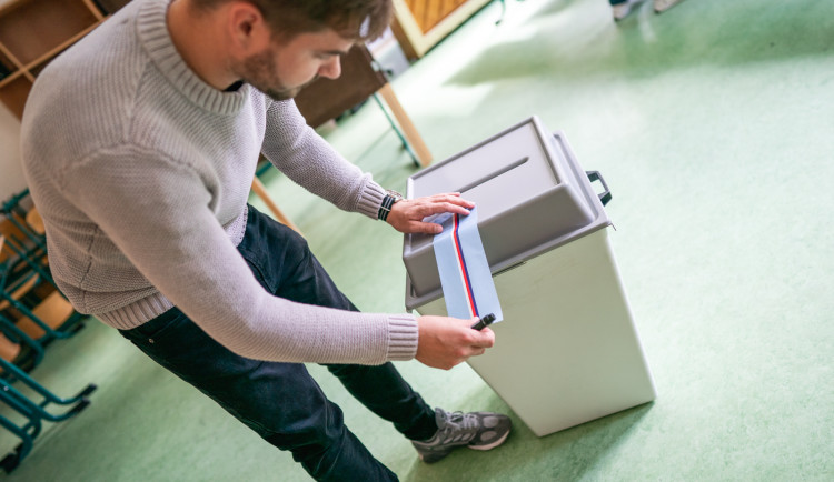Dva lidé v Jihlavě dostali jen hlasovací lístky s Janou Nagyovou. Náhoda, nebo úmysl, ptá se volička