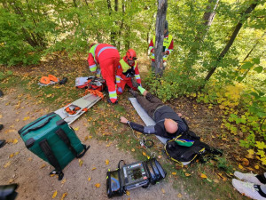 Resuscitace potápěče nebo nehoda motorkáře. Krajští záchranáři se úspěšně popasovali s metodickým cvičením