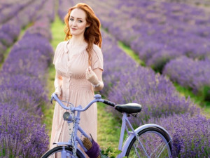 České Provence. Blahodárné účinky levandulí poznávají tisíce návštěvníků areálu kousek za Prahou