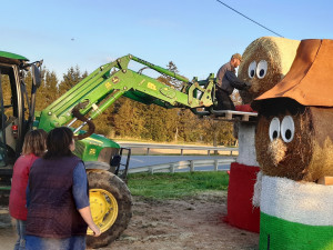 Slamáky z Jakubova obdivuje nejen Vysočina. Inspirovaly nás sochy v Rakousku, říká starosta