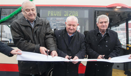 Josef Vilím (vlevo) při slavnostním otevření prodloužení linky B v roce 2017