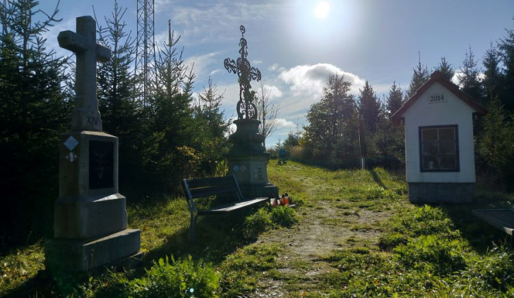 Zámeček Aleje i Kalvárie. To je procházka v okolí Stonařova