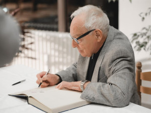 FOTO: Třebíč udělila rodákům Ceny města. Děkuji Horácké Slavii a trenérům, řekl oceněný Patrik Eliáš