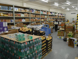 Potravinová banka Vysočina má před sbírkou v obchodech vyprázdněný sklad. Chybí cukr, olej, přesnídávky