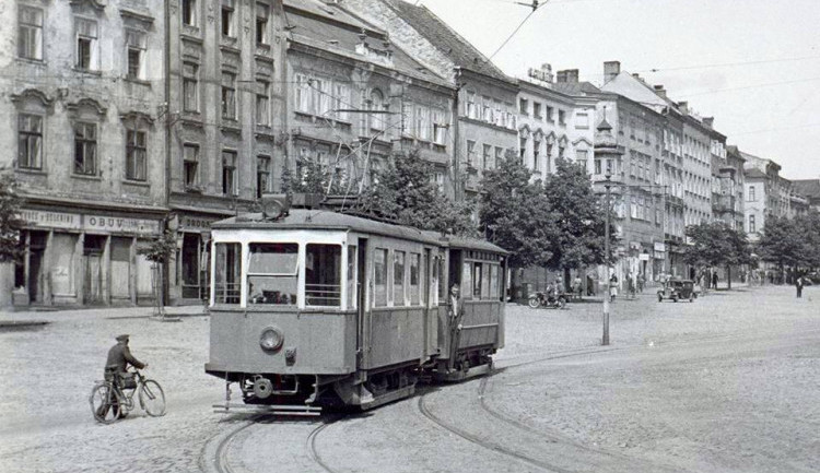 Tramvaj na jihlavském Masarykově náměstí