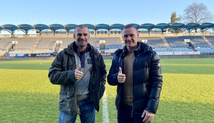 Podepsáno. Novými trenéry Dynama jsou Zápotočný s Niklem