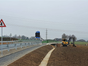 ŘSD pokračuje ve výstavbě ochvatu Brodu, otevřel se další most. Podívejte se, jak to na místě vypadá