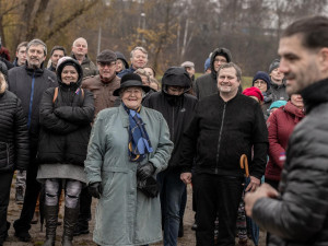 V hlavní roli trikolóra. Desítky Jihlavanů si "u klíčů" připomněly události 17. listopadu