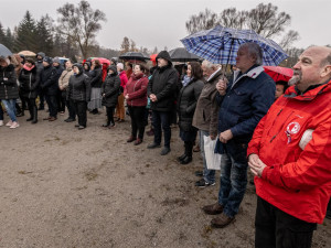V hlavní roli trikolóra. Desítky Jihlavanů si "u klíčů" připomněly události 17. listopadu