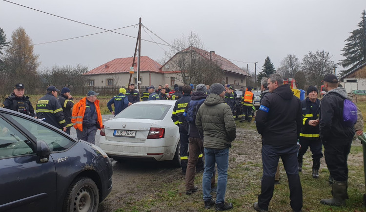 Stovka lidí hledala seniora na Žďársku. Děkuji všem, kteří pomohli najít mého dědu, říká vnučka Lenka