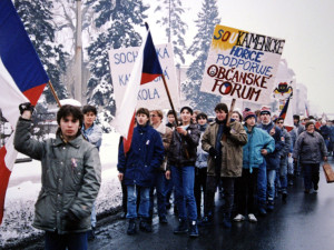 Stávkující studenti v Hořicích, zdroj: pametnaroda.cz