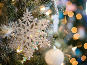 Proč zdobíme stromeček? Jak vyrobit svícen a odlít olovo? Tradice přiblíží jihlavské Ladovy Vánoce