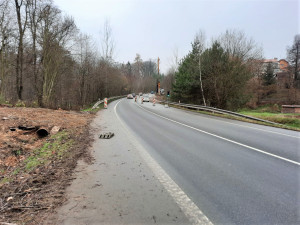 Stavba obchvatu Havlíčkova Brodu pokračuje, dělníci pracují na dvou protihlukových stěnách. Podívejte se