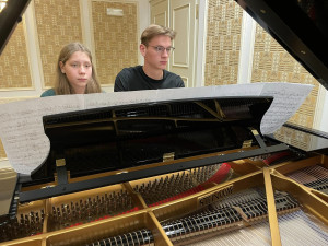 Jihlavská základní umělecká škola si pořídila předčasný dárek. Křídlo světoznámé značky stálo 4,7 milionu