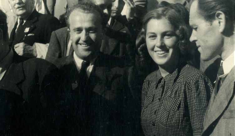 Otto Šling jako poslanec KSČ na mírové slavnosti v Brně Líšni v roce 1948, zdroj: Paměť národa