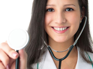 Motivace pro mladé lékaře. Kraj Vysočina plánuje budoucím praktikům vyplácet stipendia až 200 tisíc korun
