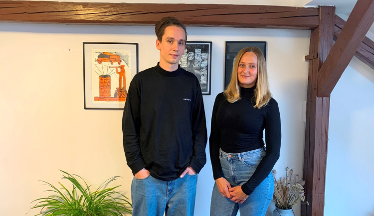 Sociální pracovník a terapeut Jan Kučera a vedoucí ambulance a adiktoložka Anna Mištová