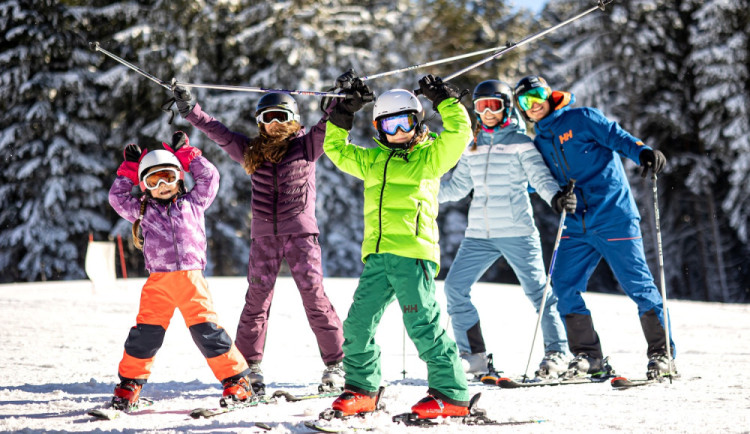 Hurá na sjezdovku. Skiareál Lipno startuje zimní sezónu
