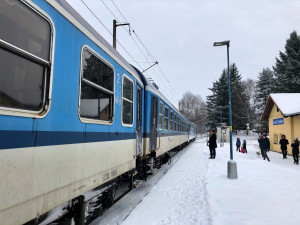 FOTO: Skauti dnes rozdávali Betlémské světlo. Plamínek se bude v týdnu rozdávat i na jihlavském náměstí
