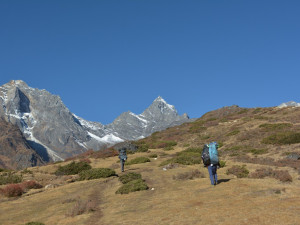 SAMA V NEPÁLU: Výš, skokem nad čtyři tisíce metrů a Cho Oyu střídá Mount Everest