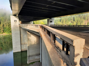 FOTO: Památný most u Vojslavic, nad nímž vede D1, čeká oprava. Stát bude skoro 90 milionů korun