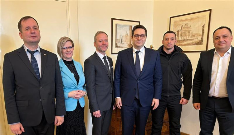 Sanitky nebo autobusy. Kraj Vysočina pošle na Ukrajinu další humanitární pomoc