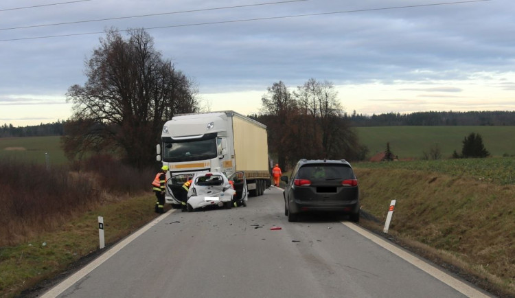 Vážně zraněná řidička skončila v brněnské nemocnici. Při nehodě vznikla škoda za dvě stě padesát tisíc korun