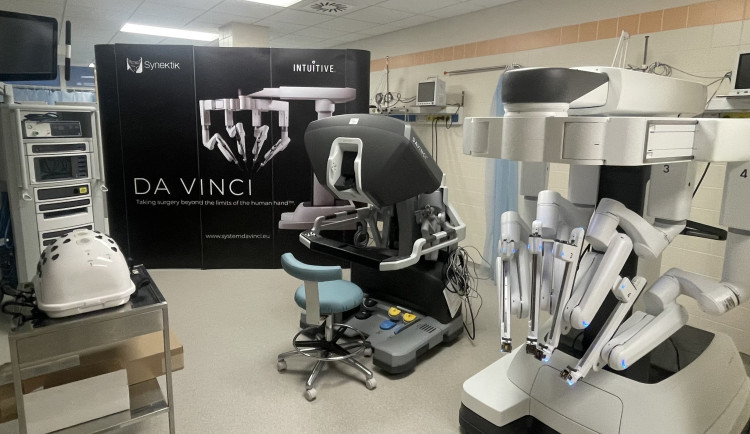 Jihlavská nemocnice jako první na Vysočině začne s robotickými operacemi. První bude už v pátek