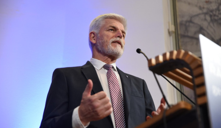 PRŮZKUM: Pavel by ve 2. kole prezidentské volby porazil Babiše