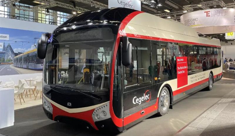 Dodávka nových trolejbusů má zpoždění. Na vyřazené vozy z Jihlavy musí počkat i cestující na Ukrajině