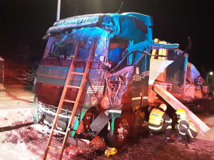Aktuálně ze Stonařova: Po nehodě kamionů by měl být provoz obnovený kolem 14. hodiny, odhaduje policie