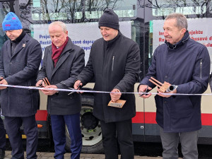Nová trolejbusová trať do Bedřichova a průmyslové zóny slavnostně zprovozněna. Nové jízdní řády jsou platné od středy