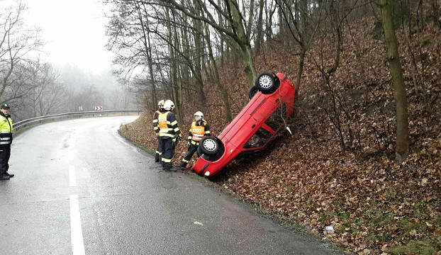 Řidiči na jižní Moravě loni častěji bourali. Problémem byla nepozornost i alkohol