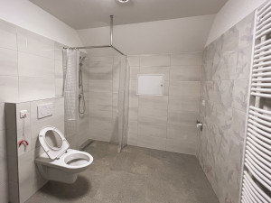 FOTO: Ve Velkém Meziříčí je z internátu dům pro seniory, zamluvených je všech 30 bytů. Nahlédněte dovnitř