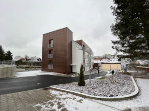 FOTO: Ve Velkém Meziříčí je z internátu dům pro seniory, zamluvených je všech 30 bytů. Nahlédněte dovnitř