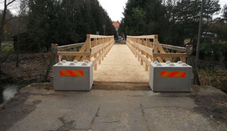 Nový most v třebíčském Poušově se začne stavět ještě letos. Starý po úpravě využívají pěší a cyklisté