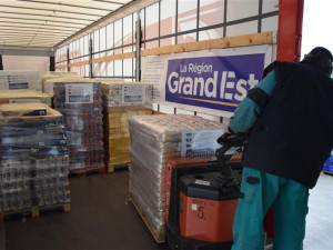 Mouka, rýže, olej, výživa pro děti. Vysočina na Ukrajinu posílá třicet palet trvanlivých potravin