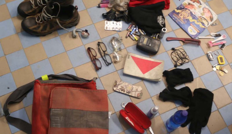 V brněnském parku našli mrtvého muže. Nikdo neví, o koho jde