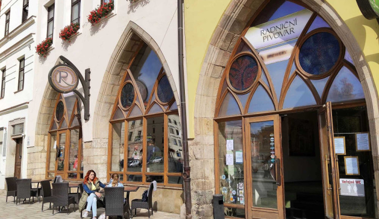 POLITICKÁ KORIDA: Jak nejlépe využít prostory bývalé Radniční restaurace?