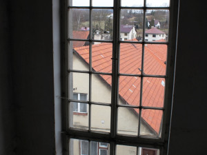 VIDEO: Dřív hospoda, teď velké rodinné byty. Nahlédněte do domu v Dolní Cerekvi, který čeká rekonstrukce