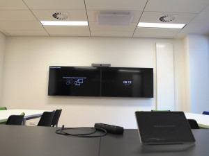 Zasedačka Javořice, 350 oken, spisovna s volanty. Koukněte na interiér nové budovy pro úředníky