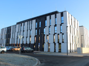 Zasedačka Javořice, 350 oken, spisovna s volanty. Koukněte na interiér nové budovy pro úředníky