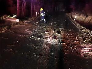 Na Vysočině v noci úřadoval silný vítr. Hasiči mají na kontě od půlnoci přes 30 výjezdů, nejvíc na Jihlavsku
