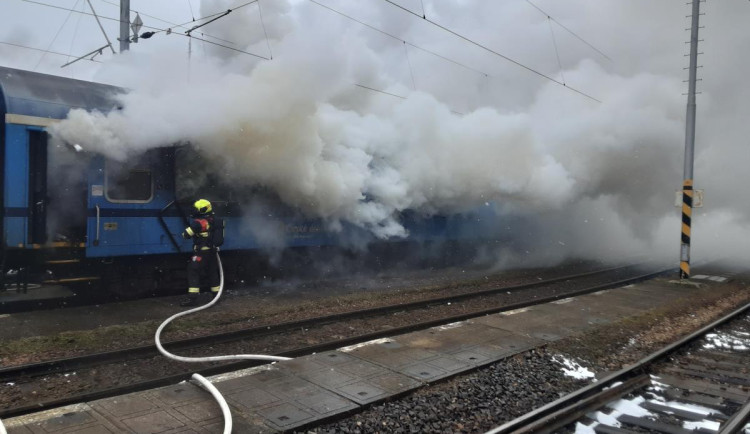 Požár vlaku na nádraží v Havlíčkově Brodě