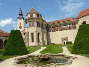 Turisté budou moci i letos navštívit hrad Kámen. Opravovaný zámek v Telči se otevře v létě