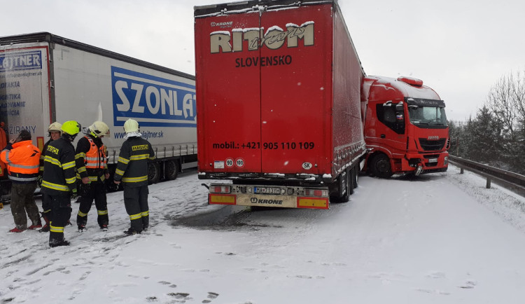 Foto z ranní nehody na D1