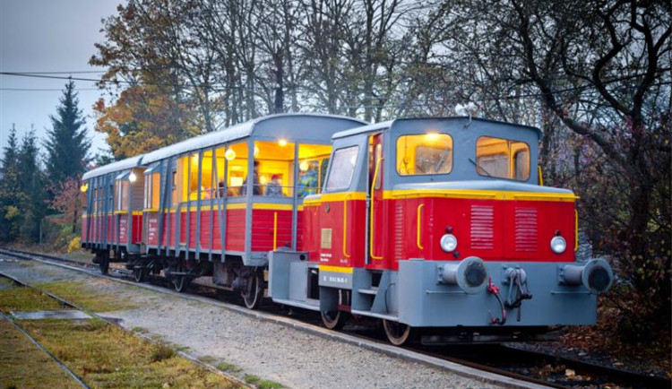 Na trať Moravské Budějovice - Jemnice opět vyjede historický vlak. Loni se jím svezlo skoro 3500 nadšenců