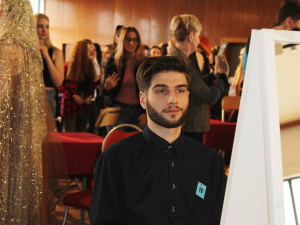 VIDEO: Do Jihlavy se sjeli budoucí kadeřníci, kadeřnice a kosmetičky. Tématem soutěže bylo jaro nebo Sahara