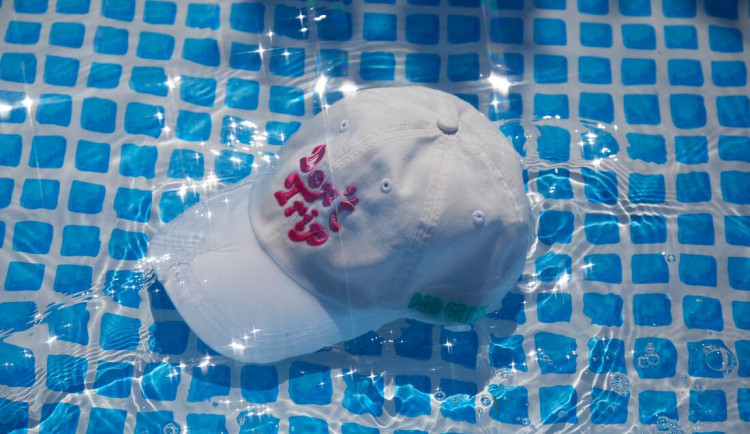 dad-grass-htqnr9lcxdm-unsplash (1)