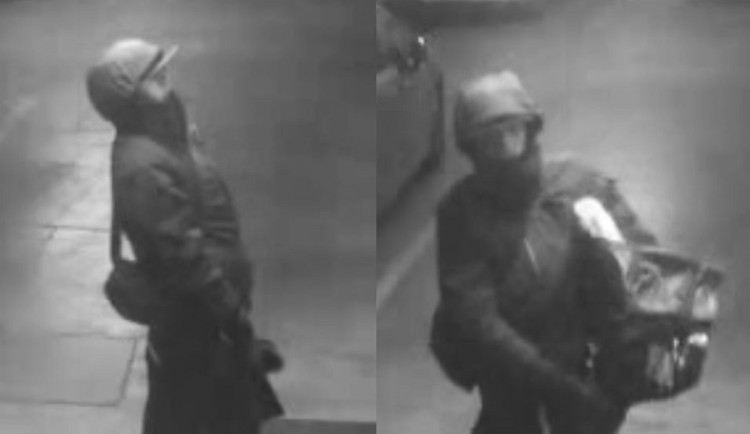 Muž v Brně se protáhl do cizí garáže a ukořistil helmu